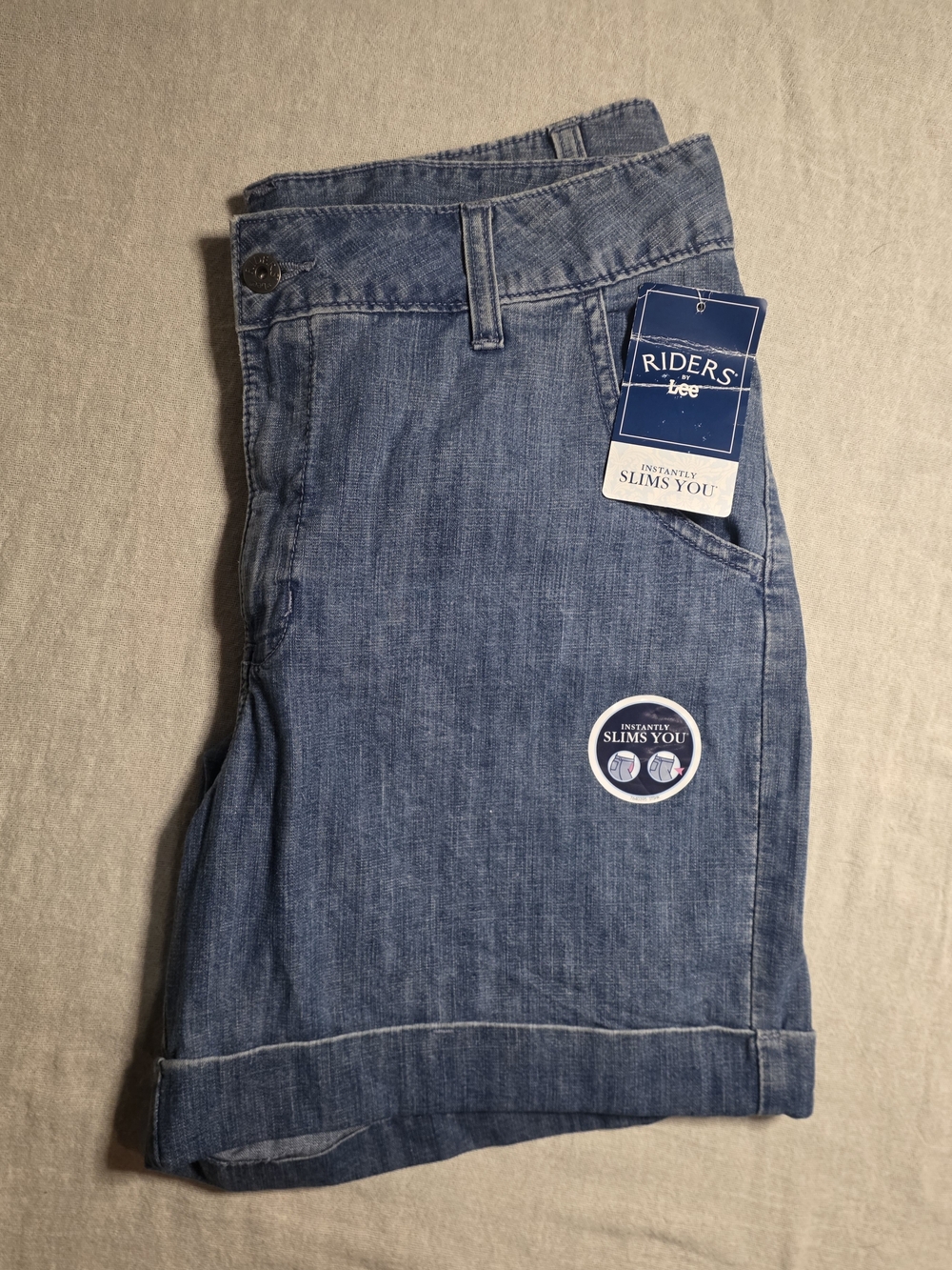 Riders by Lee Women's Slimming Bermuda Shorts Size 14 NWT